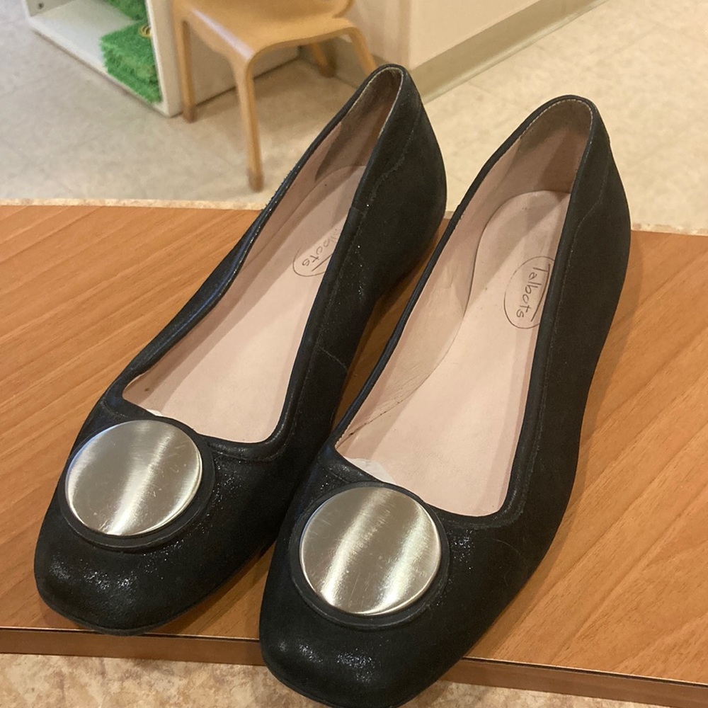 Black ballerina shoes flat shiny leather black sz 7A Talbots  / rubber sole